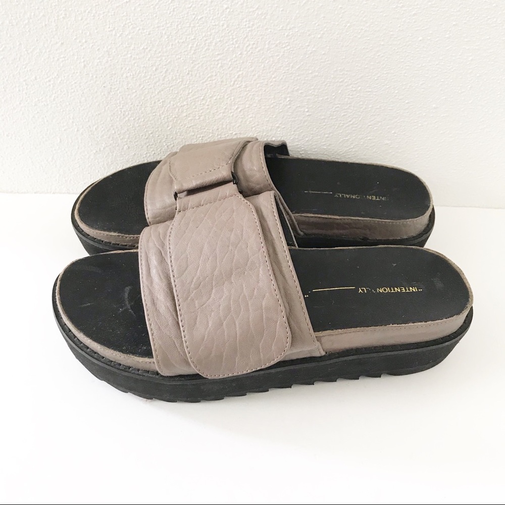 Intentionally Blank Flatform Slides-Size 40(US 10)